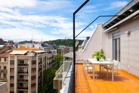 Balcony/Terrace, City view