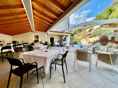 Restaurant/places to eat, Summer, Dining area, Mountain view