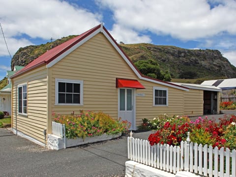 Property building, Spring, Day, Natural landscape, Mountain view