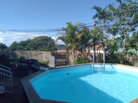 Villa de 3 chambres avec vue sur la mer piscine privee et jacuzzi a Saint Joseph Villa in Réunion
