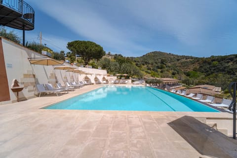 Day, Pool view, Swimming pool, sunbed