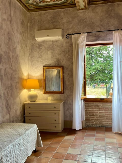 Le Ginestre Apartment in San Gimignano