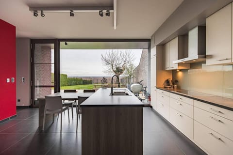 Coffee/tea facilities, Kitchen or kitchenette, Photo of the whole room, Dining area