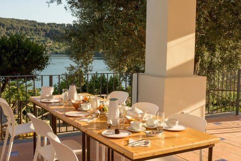 Garden view, Lake view, Mountain view, Sea view, Breakfast