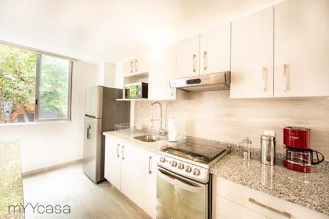 Coffee/tea facilities, minibar, pet friendly, stove, toaster, kitchen