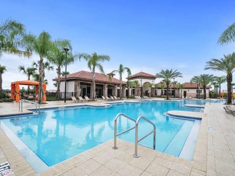 Amazing 4 beds with private pool near Disney House in Four Corners