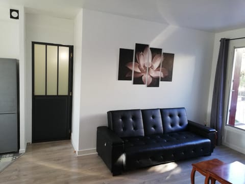 Les Rosiers d'Y House in Bourgogne-Franche-Comté