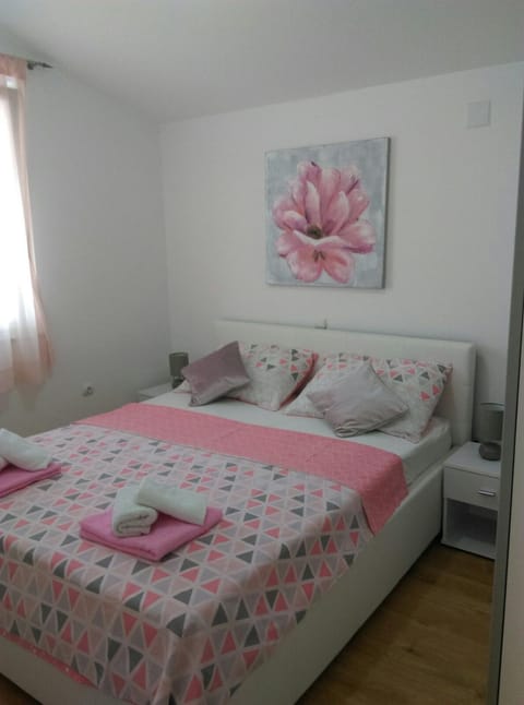 Korina Apartments Mandre Bed and Breakfast in Novalja