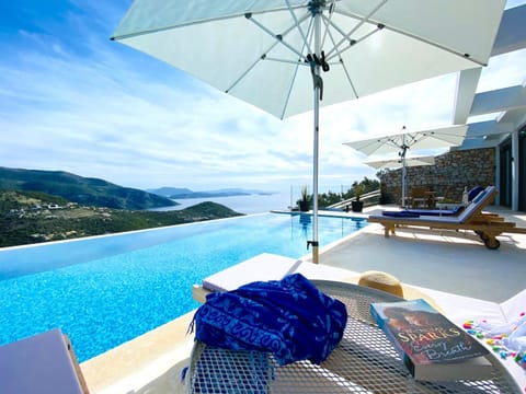 Balcony/Terrace, Mountain view, Pool view, Sea view, Swimming pool