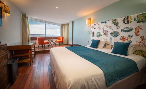 Bed, Living room, Photo of the whole room, Bedroom, Sea view, Sea view