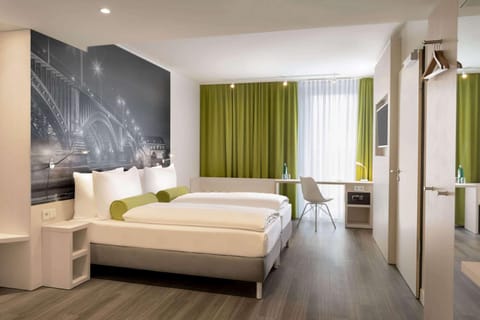 Photo of the whole room, On site