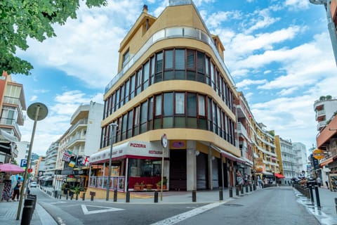 Property building, Facade/entrance