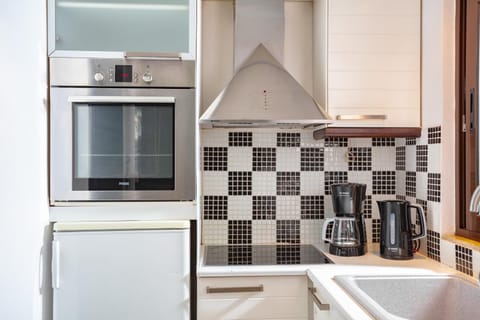 Coffee/tea facilities, Kitchen or kitchenette