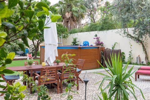 Garden, Dining area