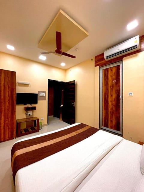 AVIRAHI HOTEL Condo in Mumbai