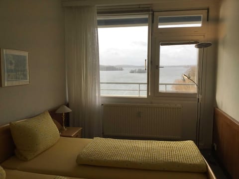 App_ an der Seepromenade _ Mittels Apartment in Eutin