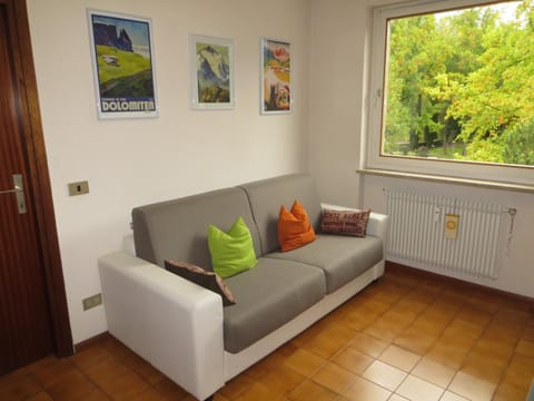 Living room, Garden view, Mountain view