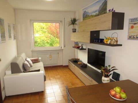 Living room, Dining area, Garden view