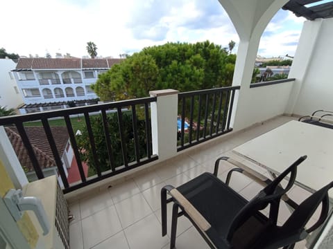 Apartamento con terraza privada y piscinas Condo in Vinaròs