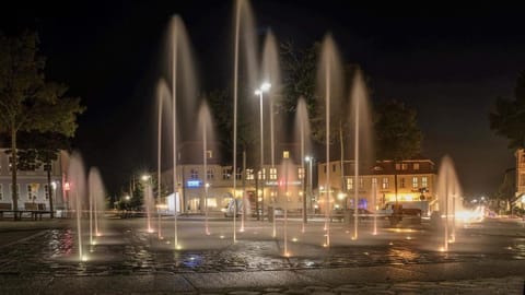 Night, Neighbourhood, Street view