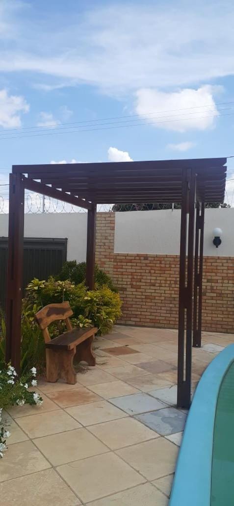 Deck com suíte/piscina/garagem. Próx. UFCA/Unileão Condo in Juazeiro do Norte