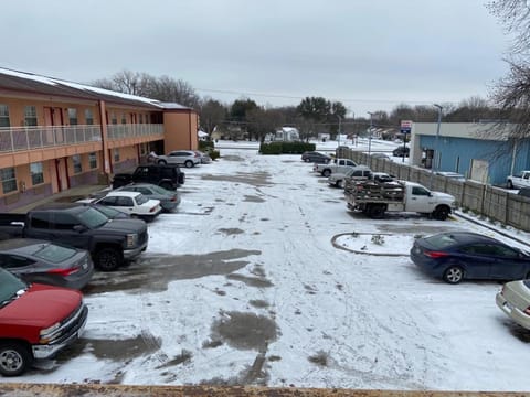 Benbrook Inn & Suites Motel in Fort Worth