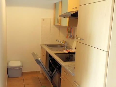 Coffee/tea facilities, Kitchen or kitchenette, Photo of the whole room, Decorative detail