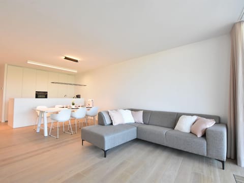 luxury apartment right by the sea Condominio in De Panne