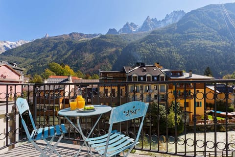APARTMENT KITSON - Alpes Travel - Chamonix - Sleeps 6 Condo in Chamonix