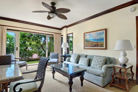 Waipouli Beach Resort Luxury Garden Ground Floor! AC Pool Apartment in Kauai