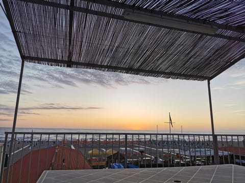 Balcony/Terrace, Balcony/Terrace, Banquet/Function facilities, Dining area, Beach, Landmark view, Sea view, Street view, Sunset