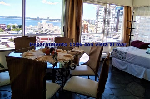 Living room, Dining area, City view, Sea view, Street view