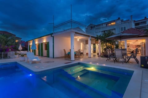 Balcony/Terrace, Swimming pool