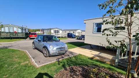 Luxury 2019 8 berth Caravan with Hot Tub @ Tattershall Lakes House in Tattershall