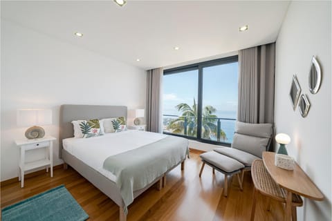 Bed, Photo of the whole room, Bedroom, Sea view