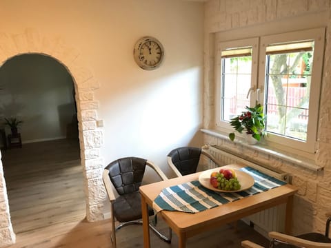 Dining area, kitchen