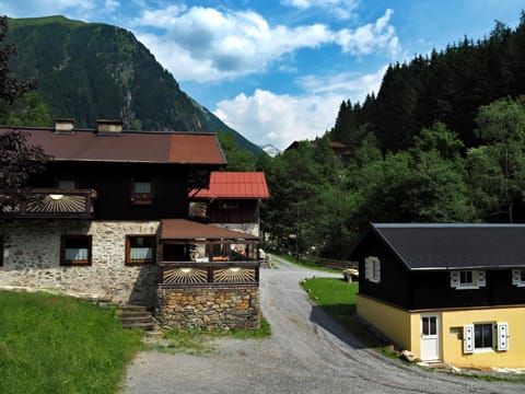 Balcony/Terrace, Mountain view