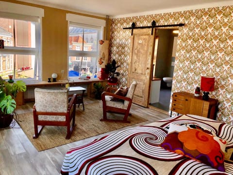 Bed, Living room, Photo of the whole room, Bedroom