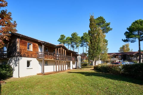 Les Cottages Du Lac Parque de campismo /
caravanismo in Parentis-en-Born