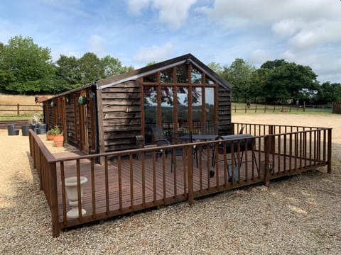 Stable lodge 2 Bedrooms House in South Oxfordshire District