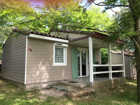 Property building, Photo of the whole room, Bedroom, Garden view
