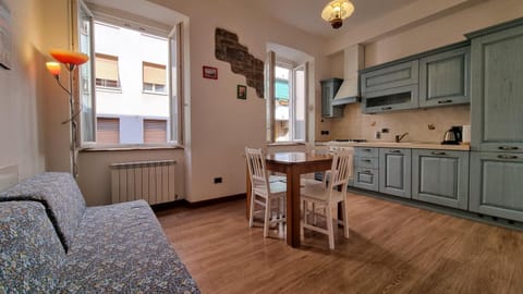 Dining area, kitchen