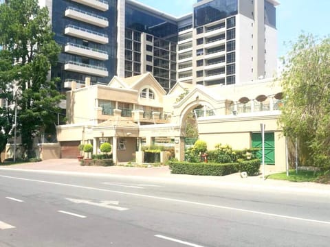 Property building, Facade/entrance