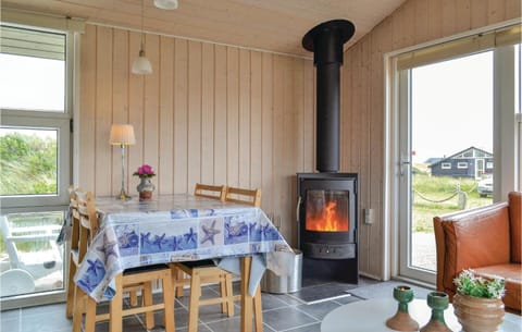 Cozy Home In Hvide Sande With Kitchen Casa in Hvide Sande
