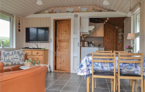 Cozy Home In Hvide Sande With Kitchen Maison in Hvide Sande