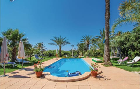 Stunning Home In La Marina, Elche With 6 Bedrooms, Wifi And Outdoor Swimming Pool Casa in La Marina