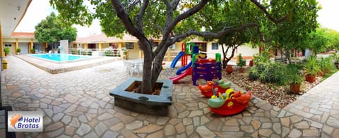 Restaurant/places to eat, Children play ground, Garden, Meeting/conference room, Swimming pool