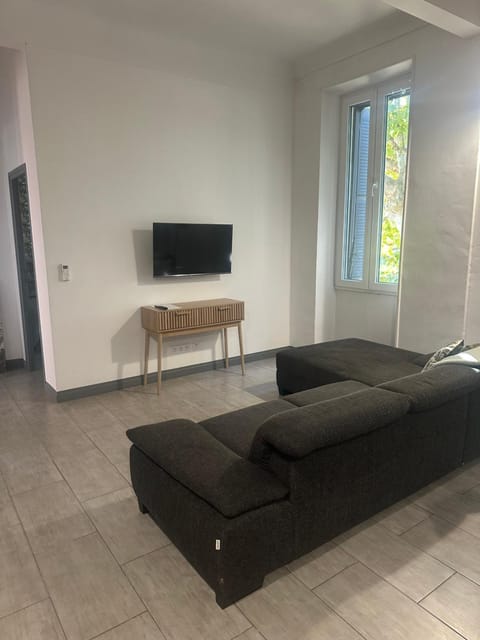 TV and multimedia, Living room, air conditioner