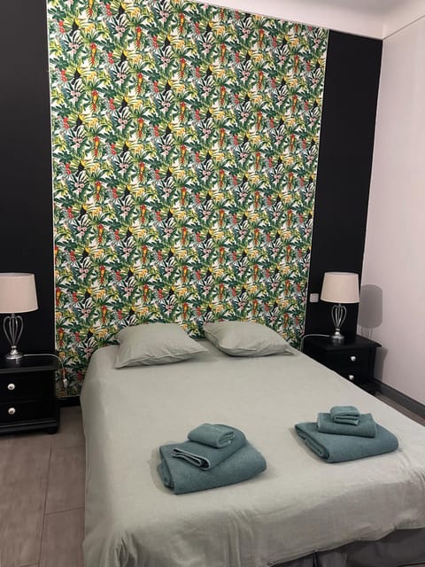 Bedroom, air conditioner