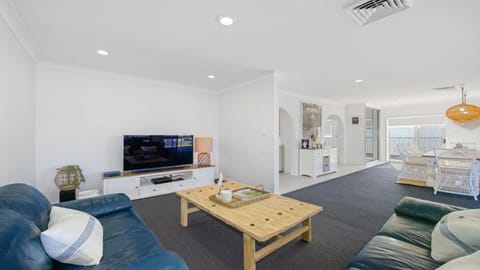 Hibbard Waterfront Escape House in Port Macquarie